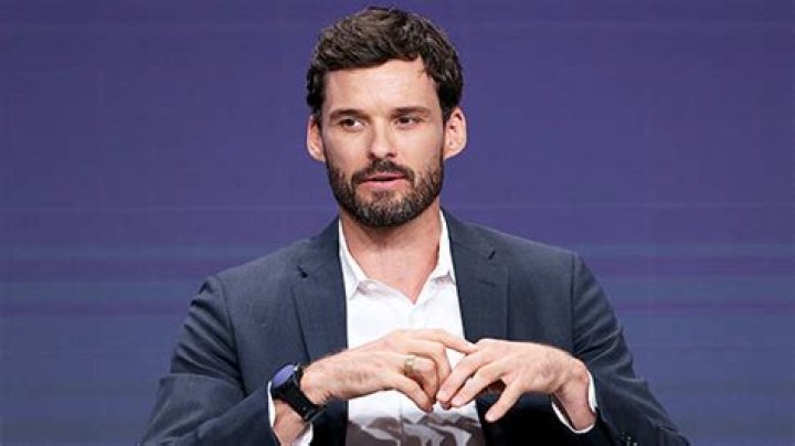 ‘This Close’ Star Austin Nichols Teases His ‘Chivalrous’ Character & Why He’s ‘Lucky’ To Be A Part Of The Show
