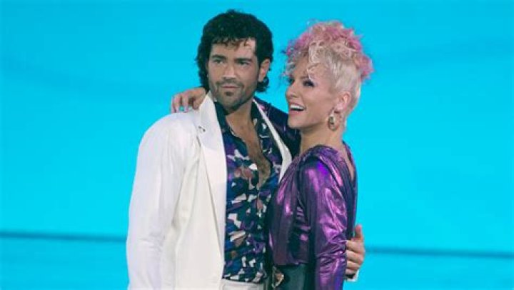 Jesse Metcalfe Eliminated On ‘DWTS’ — Week 5 Recap – Hollywood Life