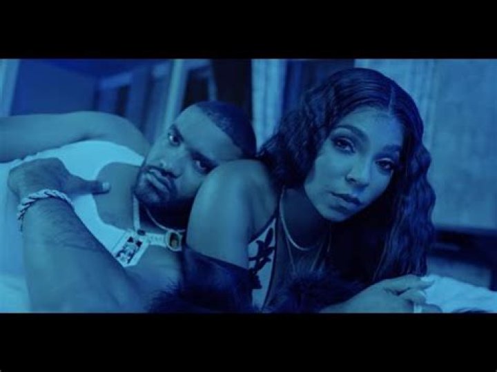 Joyner Lucas & Ashanti Kiss Passionately In New ‘Fall Slowly’ Video – Hollywood Life