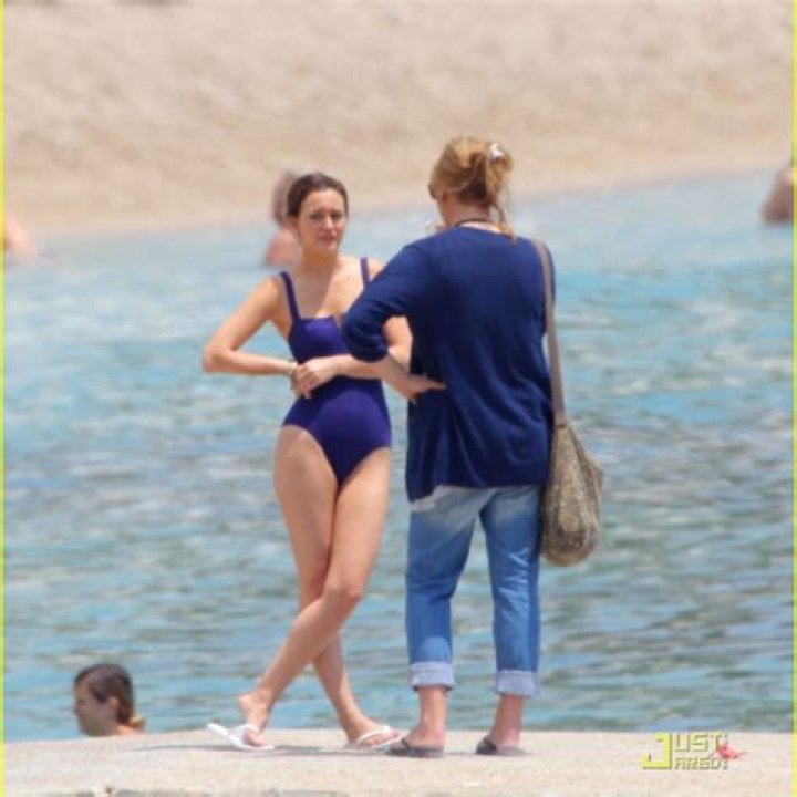 Leighton Meester’s Embarrassing Bikini Malfunction With New Boyfriend – Hollywood Life