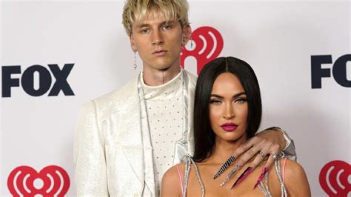 Megan Fox & Machine Gun Kelly’s Matching Pedicures In Bath: Video – Hollywood Life