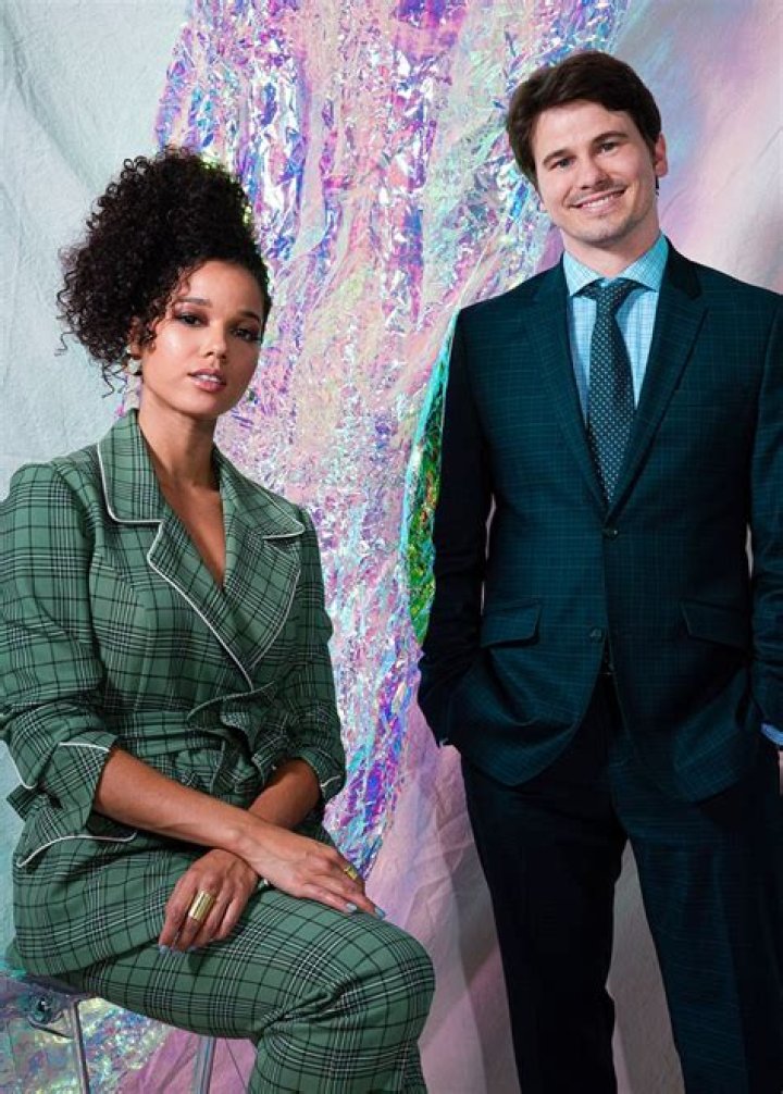 ‘Raising Dion’ Cast Exclusive Portraits – Hollywood Life