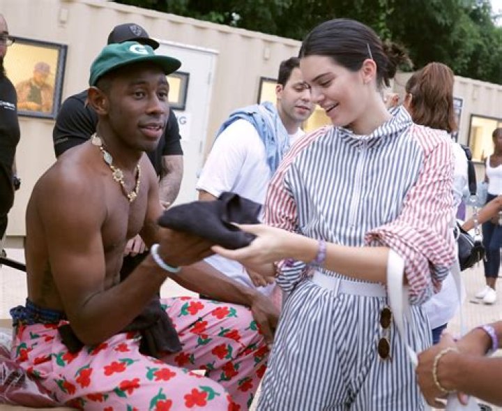 Just Friends – Hollywood Life